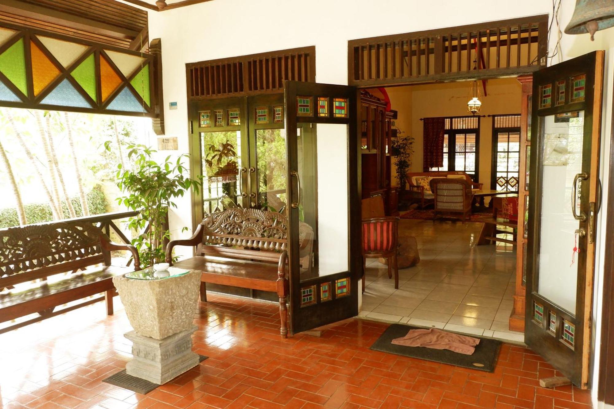 OYO 604 Cemara's Homestay Batu  Luaran gambar