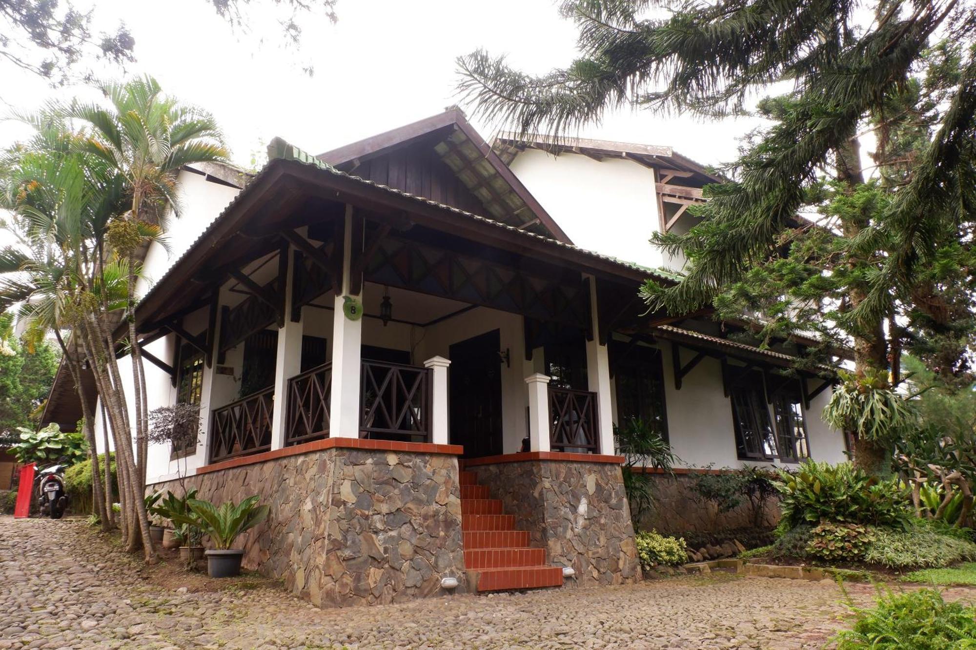 OYO 604 Cemara's Homestay Batu  Luaran gambar