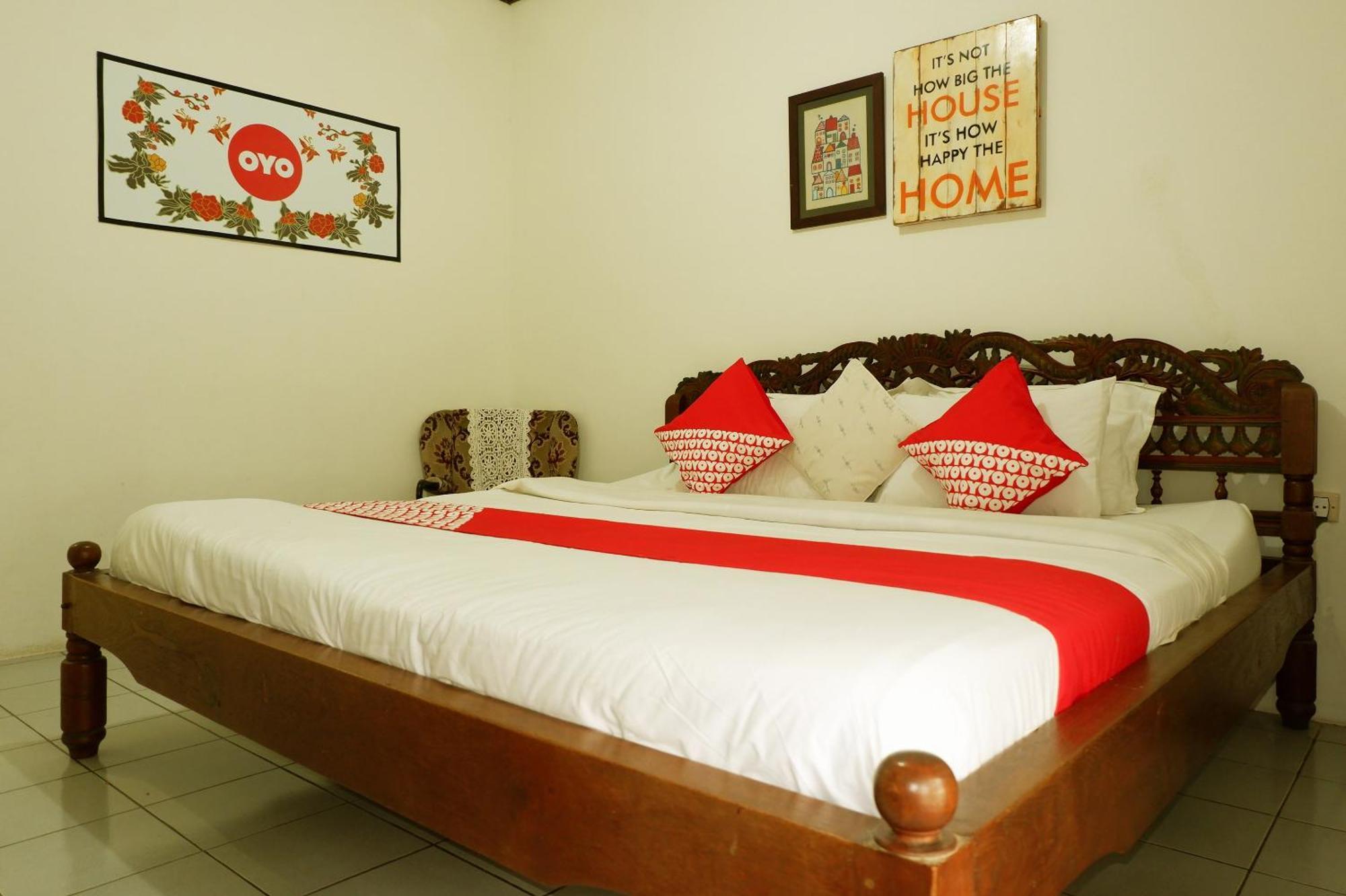 OYO 604 Cemara's Homestay Batu  Luaran gambar