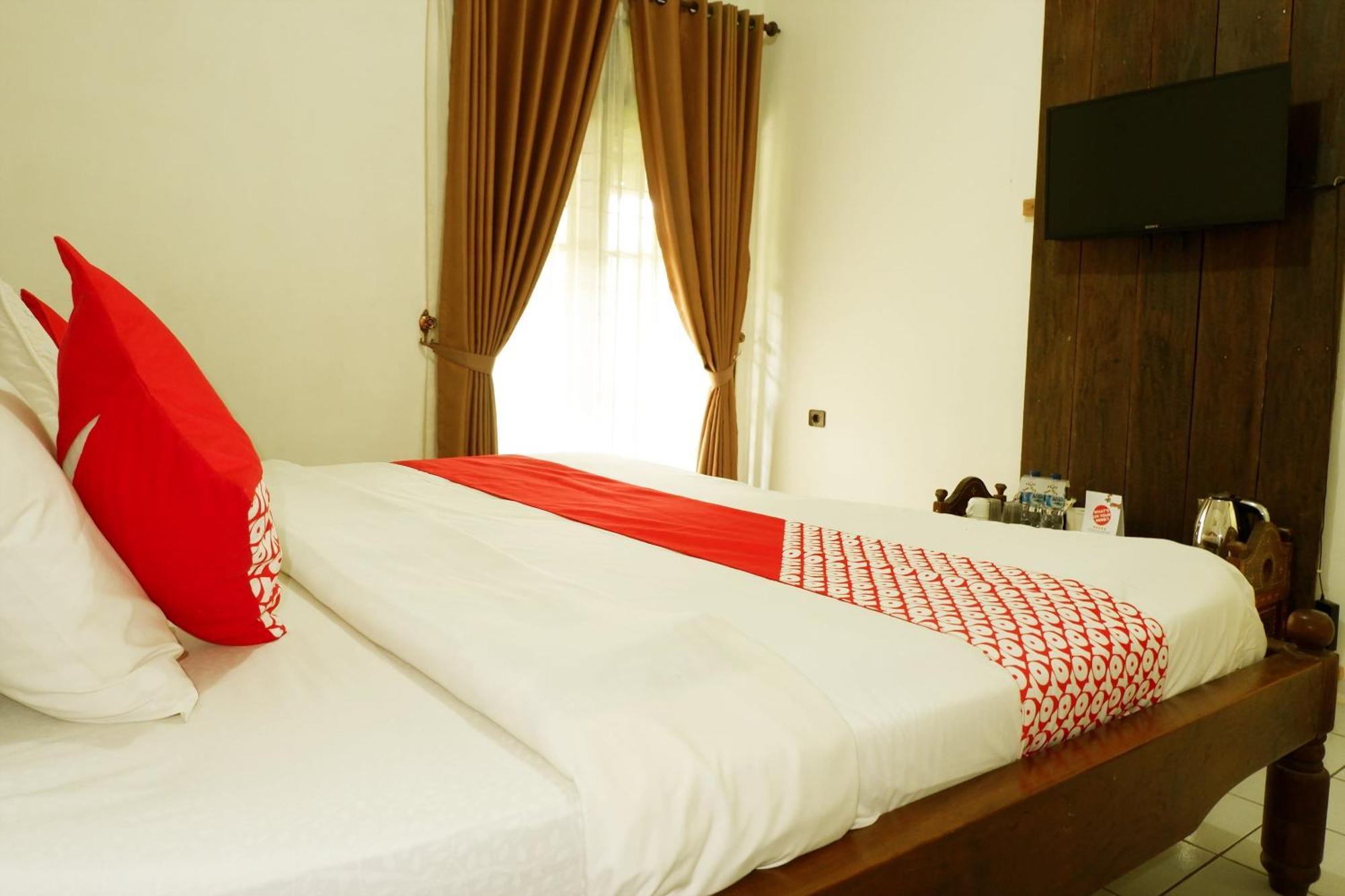 OYO 604 Cemara's Homestay Batu  Luaran gambar