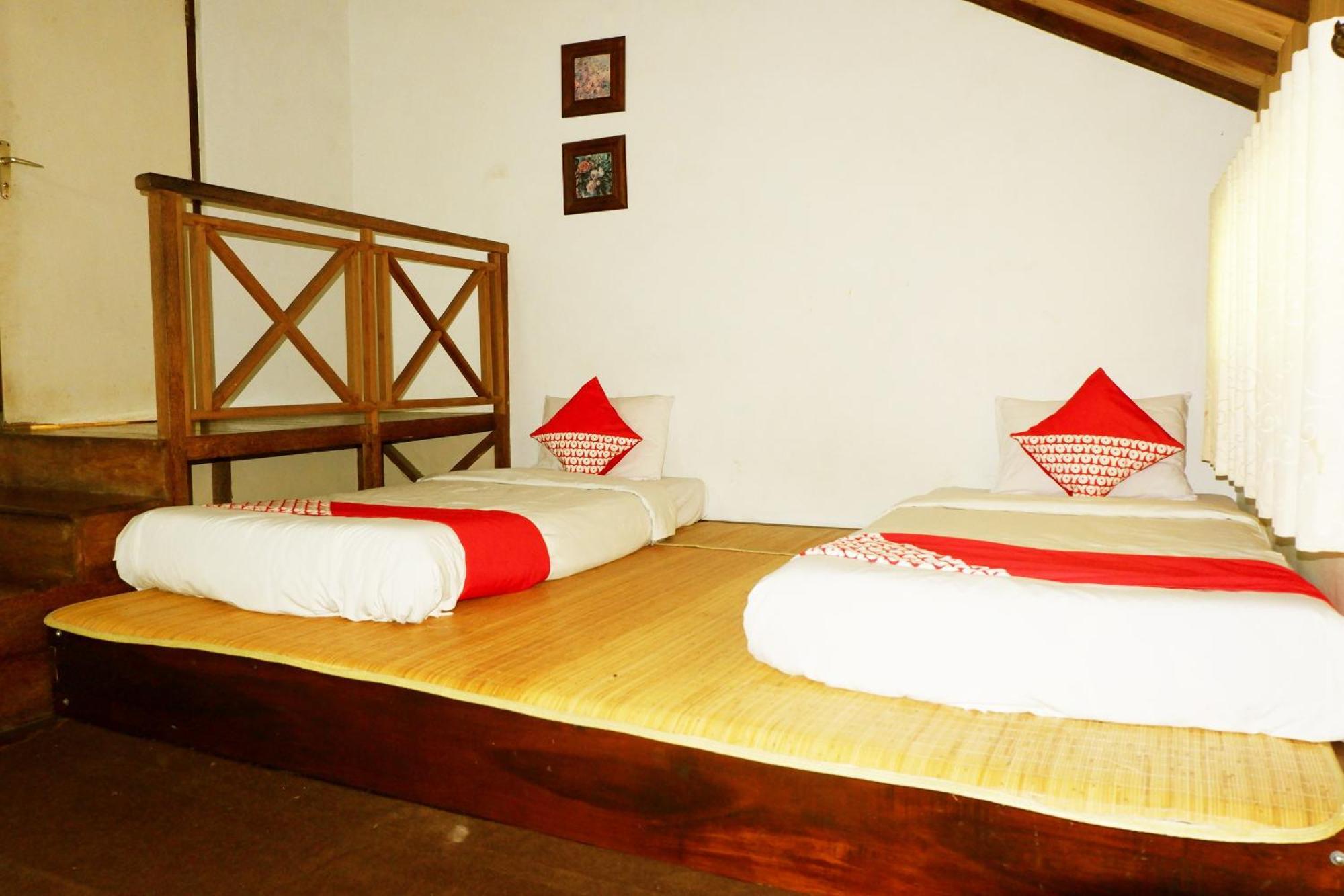 OYO 604 Cemara's Homestay Batu  Luaran gambar